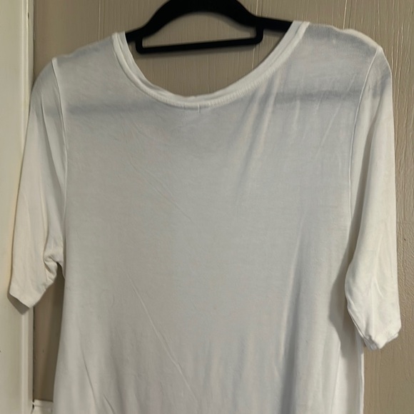 Classic White Women's Top - Picture 6 of 6